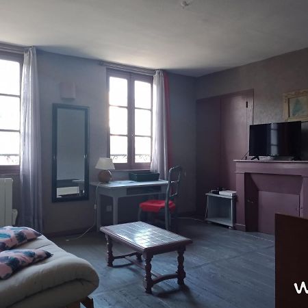 Appartement Centre Ville Avec Balcon -Terrasse Prive Tulle Eksteriør bilde