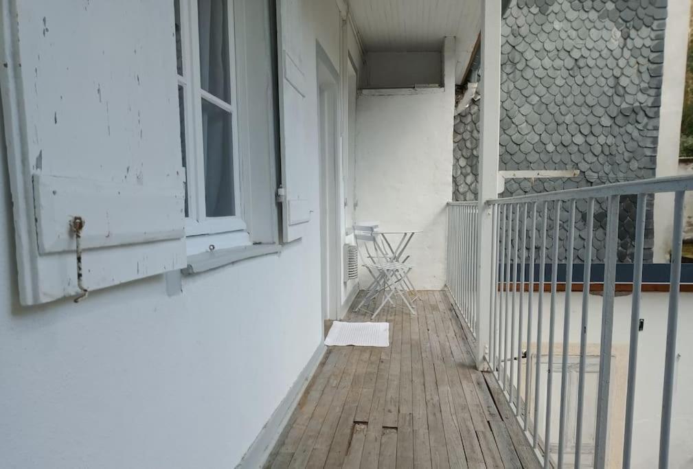 Appartement Centre Ville Avec Balcon -Terrasse Prive Tulle Eksteriør bilde